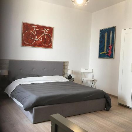カターニアLa Casa Nell'Antico Cortileアパートメント エクステリア 写真