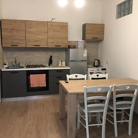 カターニアLa Casa Nell'Antico Cortileアパートメント エクステリア 写真